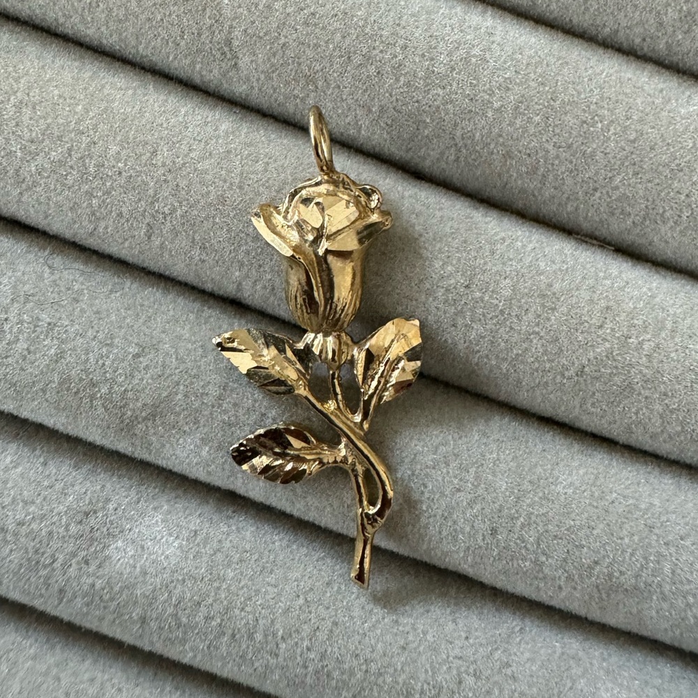 Gold rose pendant